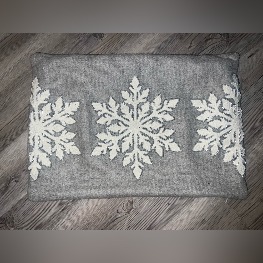 Bee & Willow Beaded Snowflake Lumbar Pillow Cover 19x13 Gray Wool